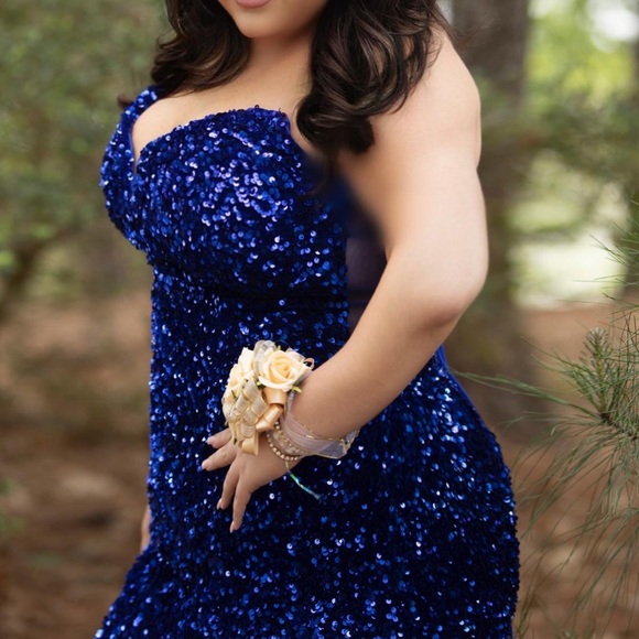 PROM DRESS - Picture 2 of 2